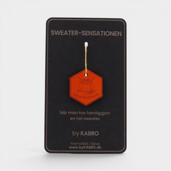 Forsiden af kortet til strikkemærket Sweater-Sensationen fra by KABRO