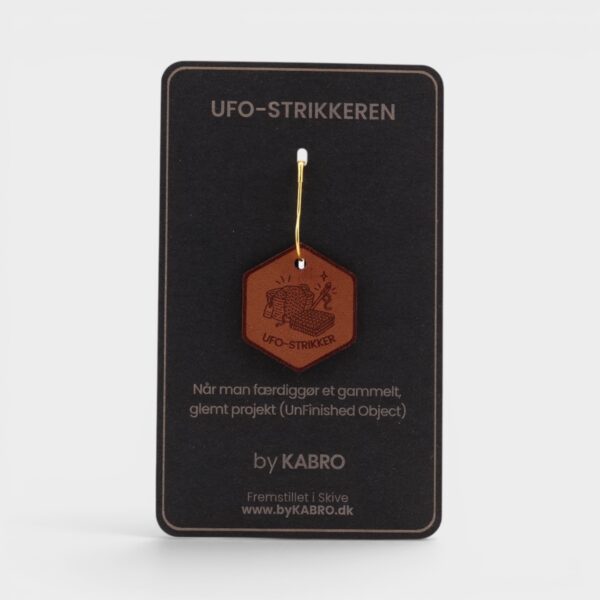 Forsiden af kortet til strikkemærket UFO-Strikkeren fra by KABRO